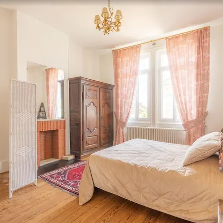 Hébergement de vacances Manoir Romantique 8 Mn Du Et 2 De Paris